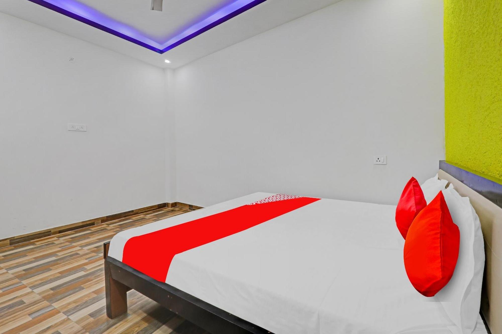 Hotel O R K Hotels Lakhnaú Exteriér fotografie