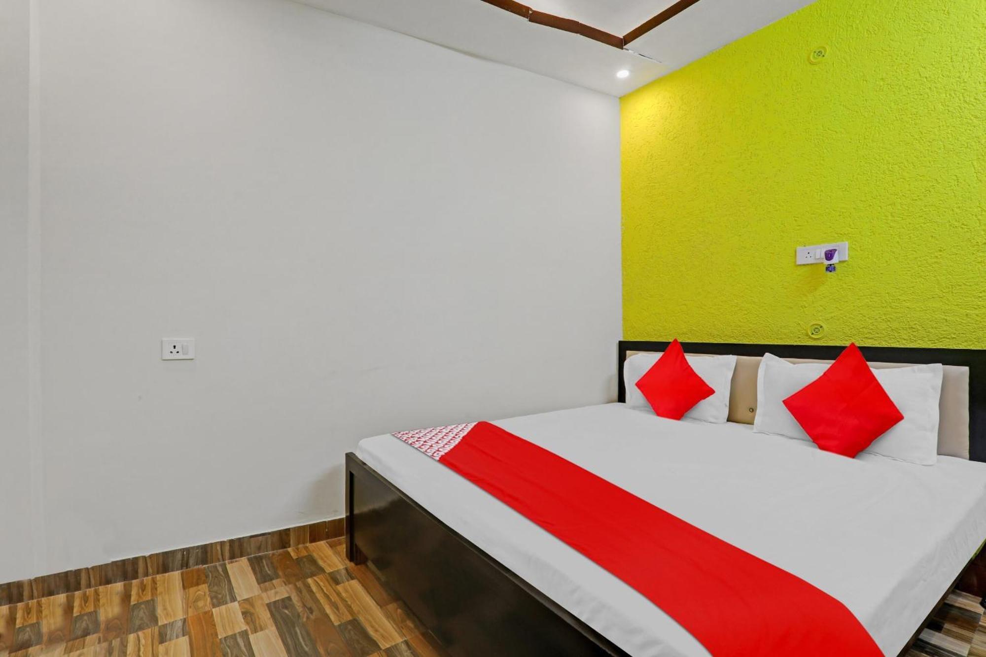 Hotel O R K Hotels Lakhnaú Exteriér fotografie
