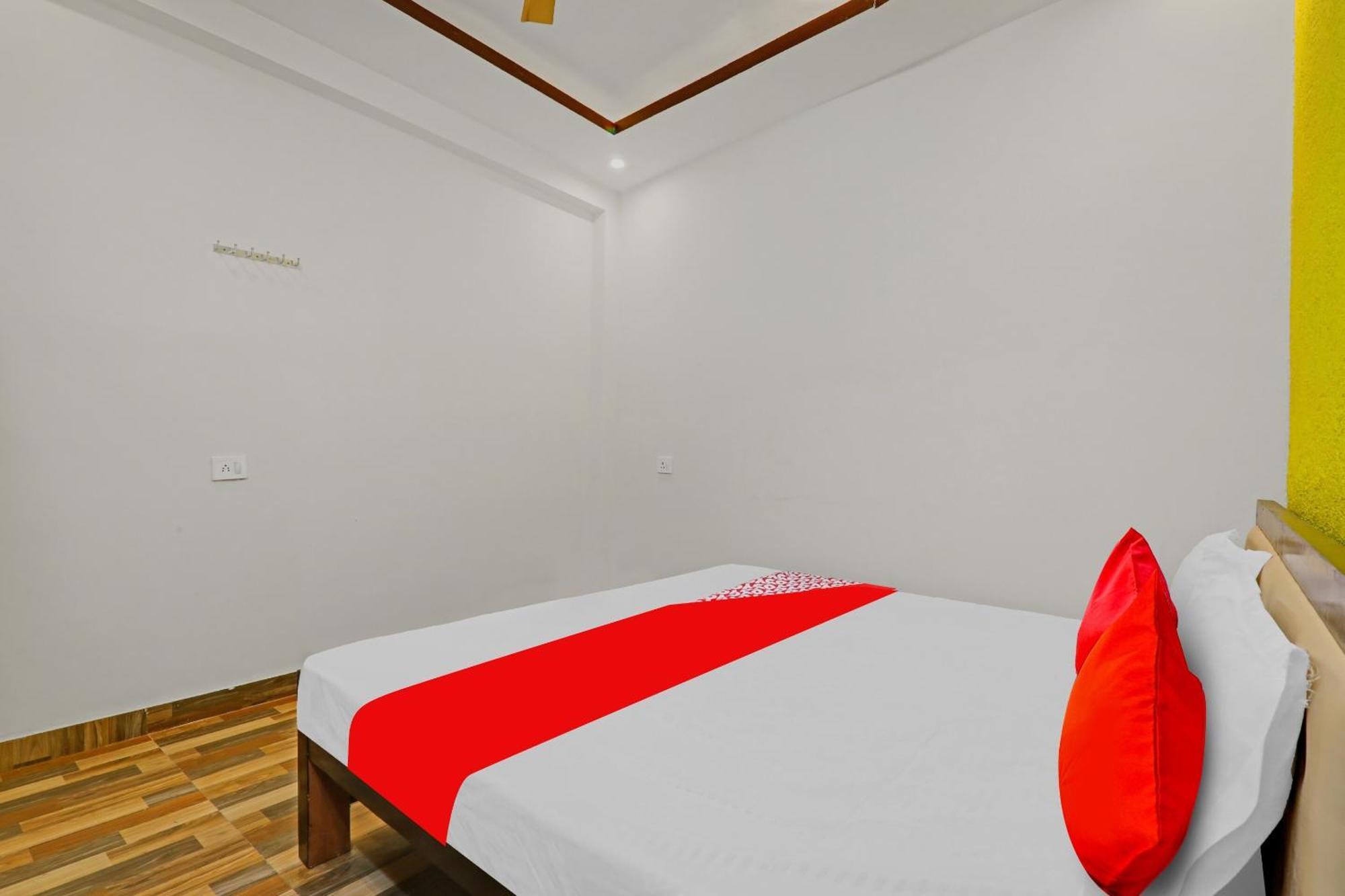Hotel O R K Hotels Lakhnaú Exteriér fotografie