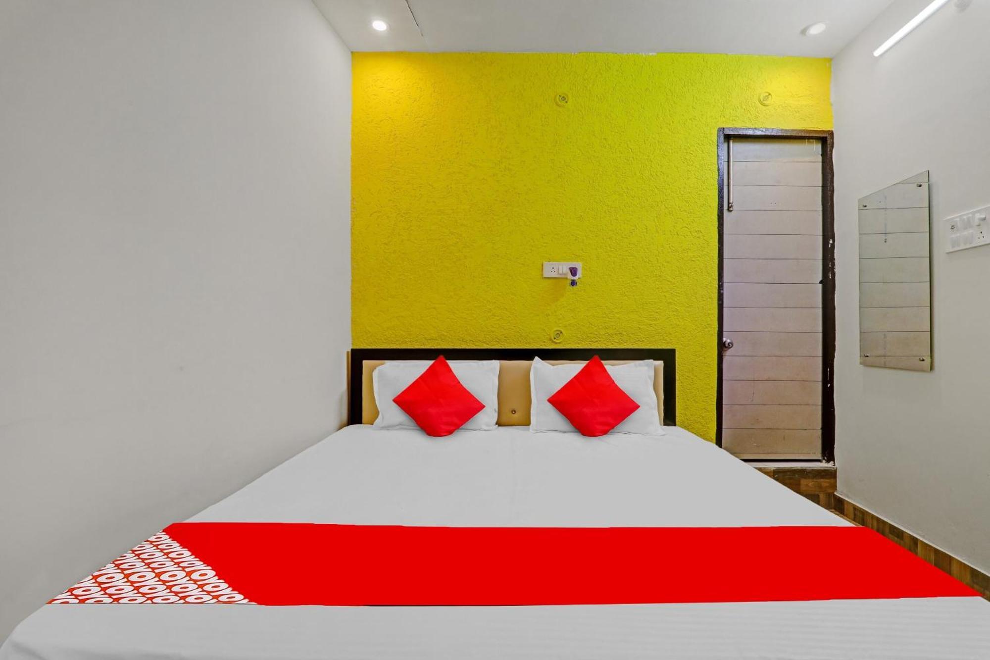Hotel O R K Hotels Lakhnaú Exteriér fotografie
