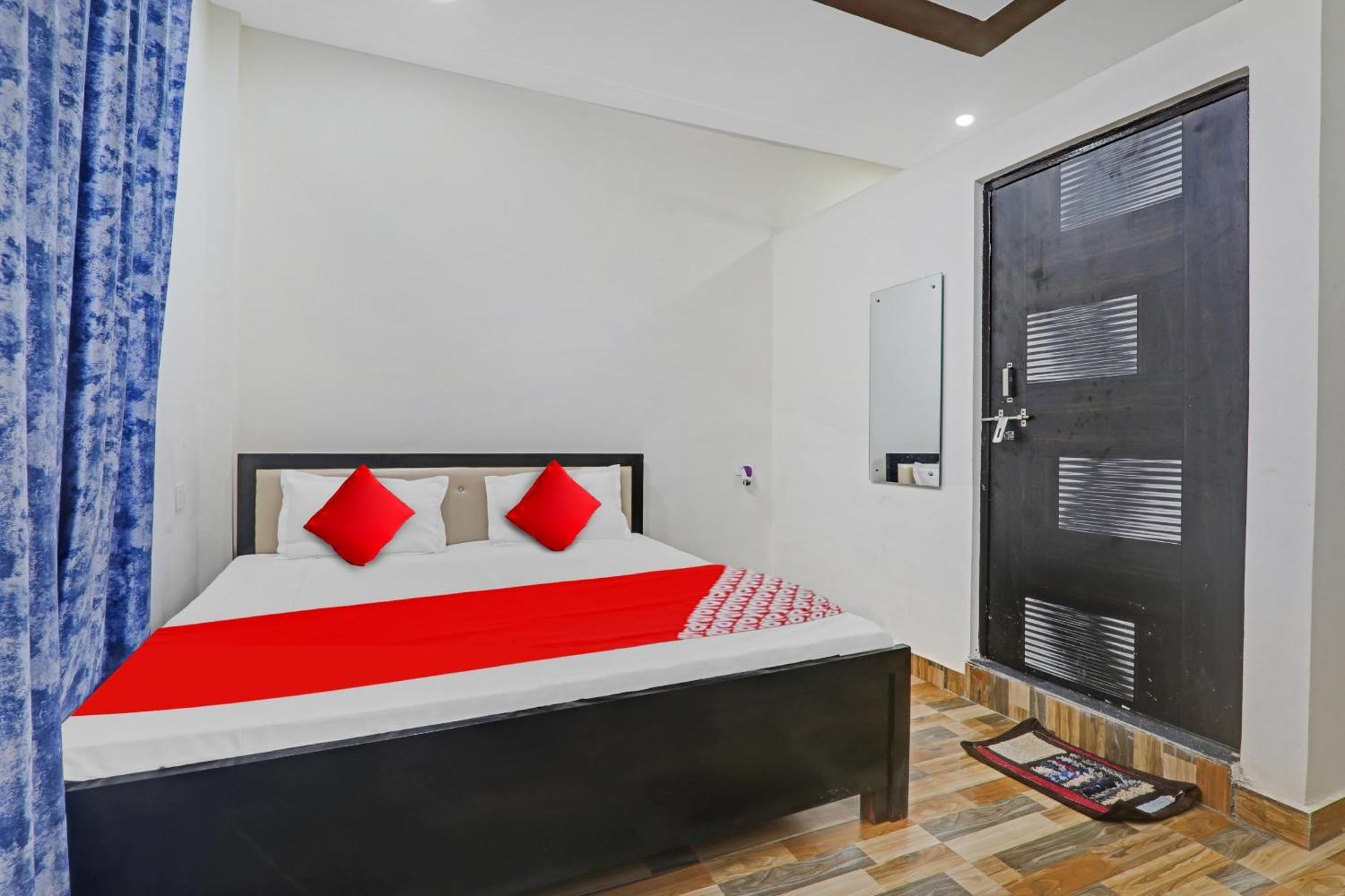 Hotel O R K Hotels Lakhnaú Exteriér fotografie